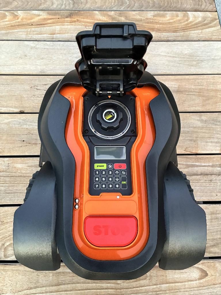 Tondeuse Worx WG754E (jusqu'à 500 m2), Jardin & Terrasse, Tondeuses robotisées, Worx, Avec capteur de pluie, Comme neuf, Enlèvement