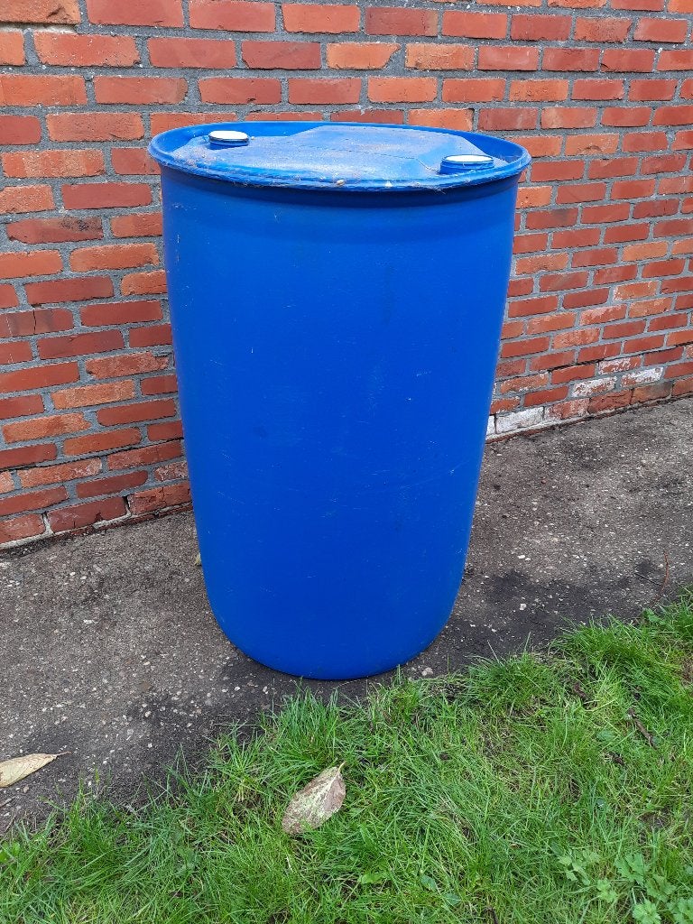 Blauwe plastiek vaten en ijzeren olievaten 200 liter, 150 liter of meer, Ophalen, Gebruikt, Kunststof