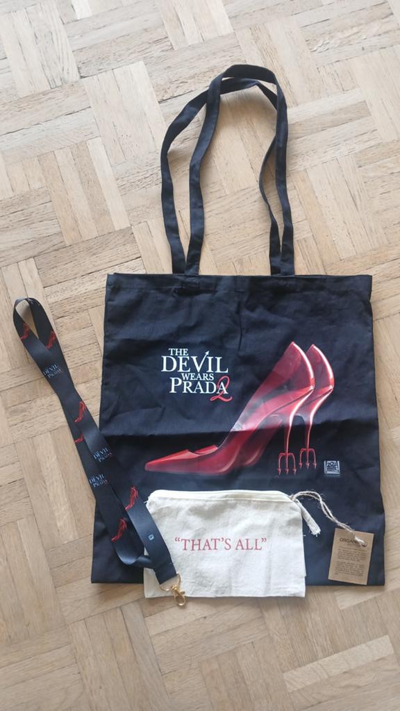 Setje:  The devil wears Prada 2, Ophalen