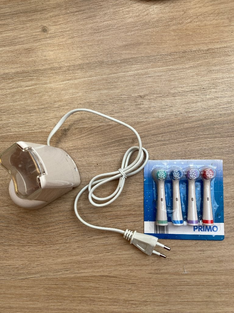 Chargeur de brosse à dents électrique, Bijoux, Sacs & Beauté, Beauté | Soins de la bouche, Enlèvement ou Envoi, Comme neuf, Brosse à dents