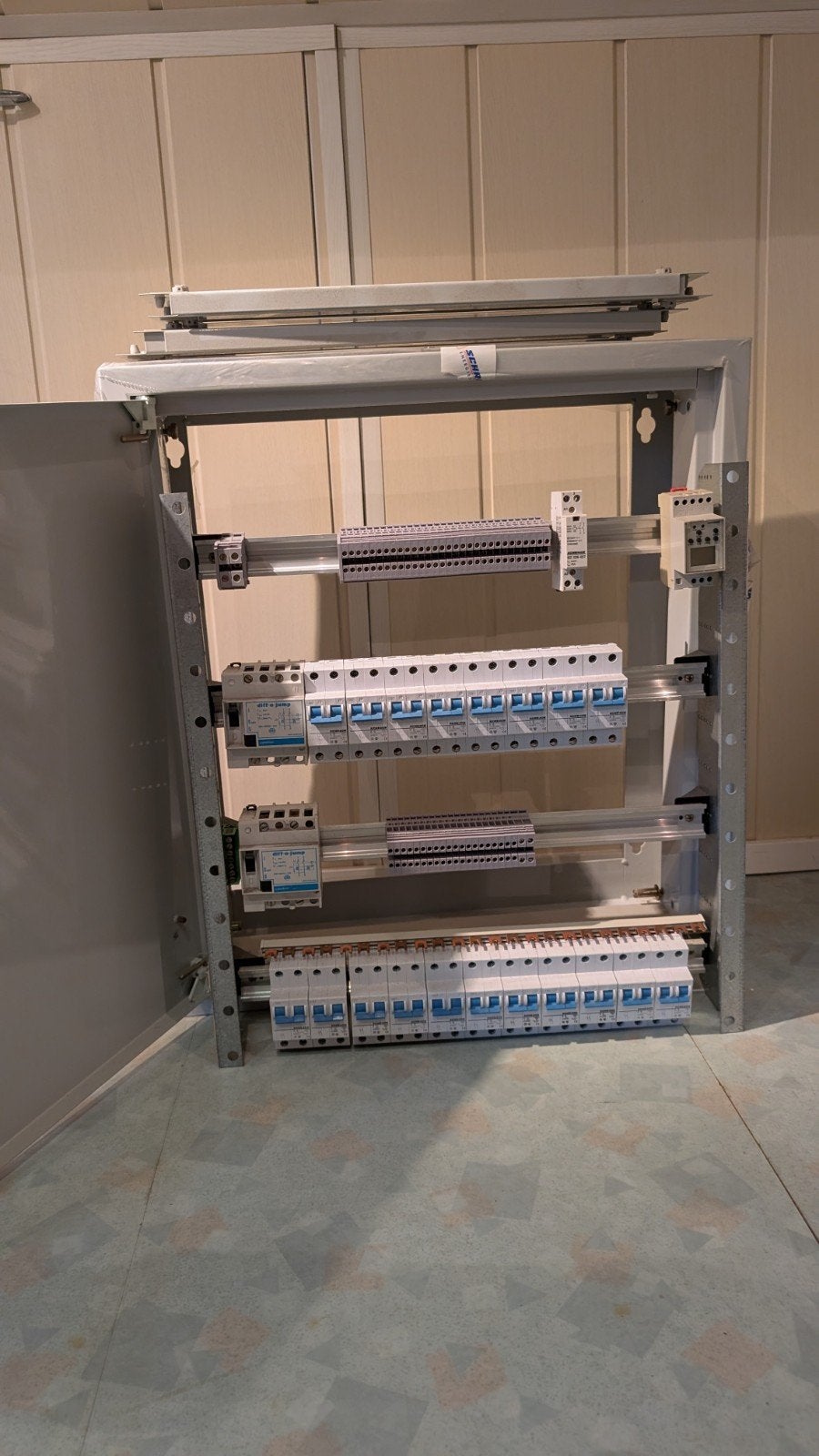 zekeringenkast, Ophalen, Nieuw, Schneider Electric, Installatieautomaat
