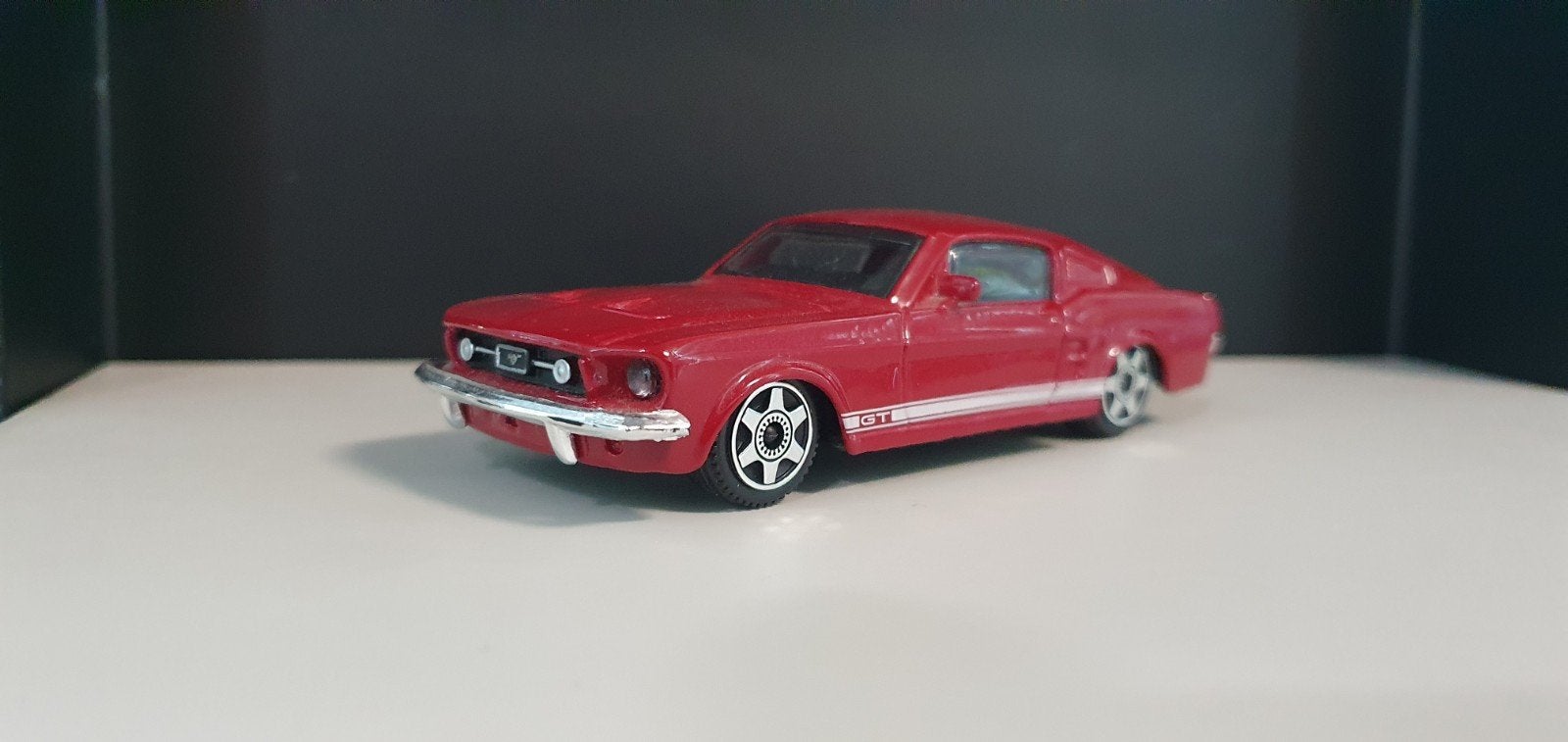 Ford Mustang Fastback 1967 1/43 (N 1557), Enlèvement ou Envoi