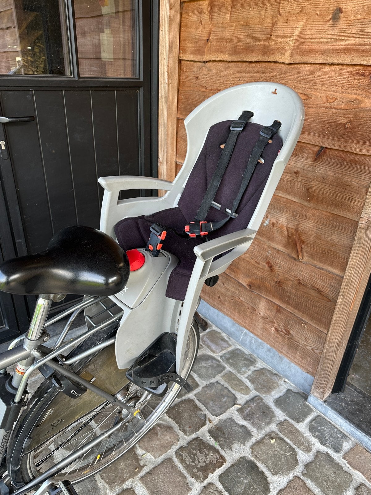 Fietsstoeltje Hamax Siesta, Ophalen, Zo goed als nieuw, Achterzitje, Voetsteuntjes