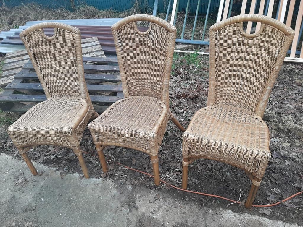 Rieten stoelen, Ophalen