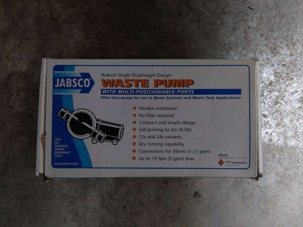 Pompe à eaux usées Jabsco avec tuyau PVC, Enlèvement, Neuf