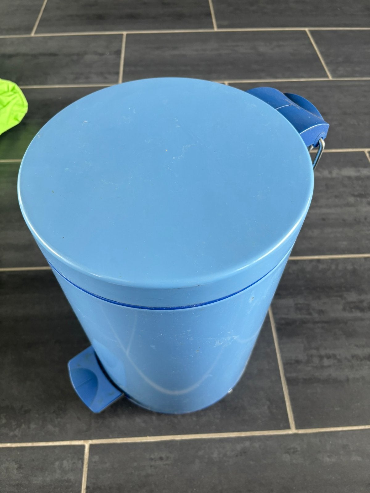 Poubelle à pédale 12l Brabantia bleue, Maison & Meubles, Accessoires pour la Maison | Poubelles, Enlèvement, Utilisé