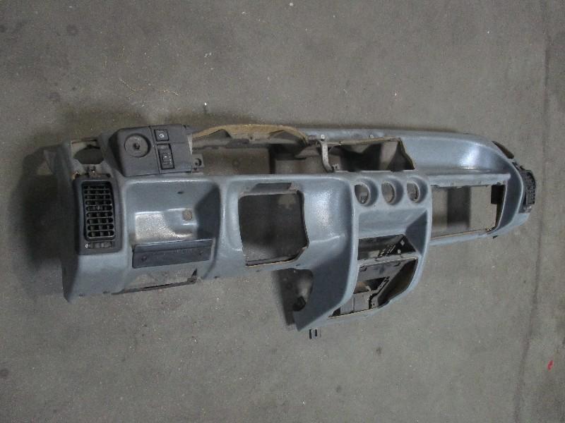 TABLEAU DE BORD Opel Corsa A (01-1982/03-1993) (90-321-001), Utilisé, Opel