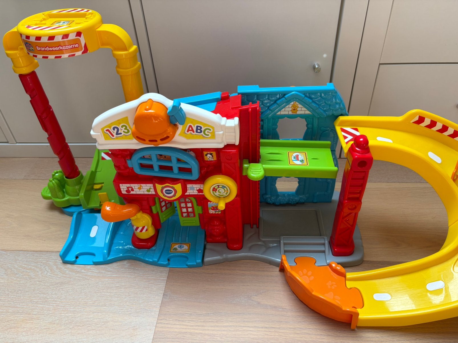 Toet toet brandweerkazerne, Ophalen, Zo goed als nieuw