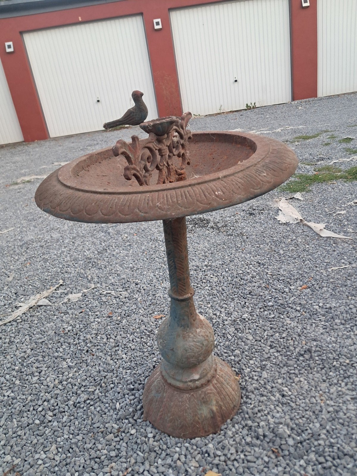 baignoire oiseaux en fondre assez lourd, Enlèvement