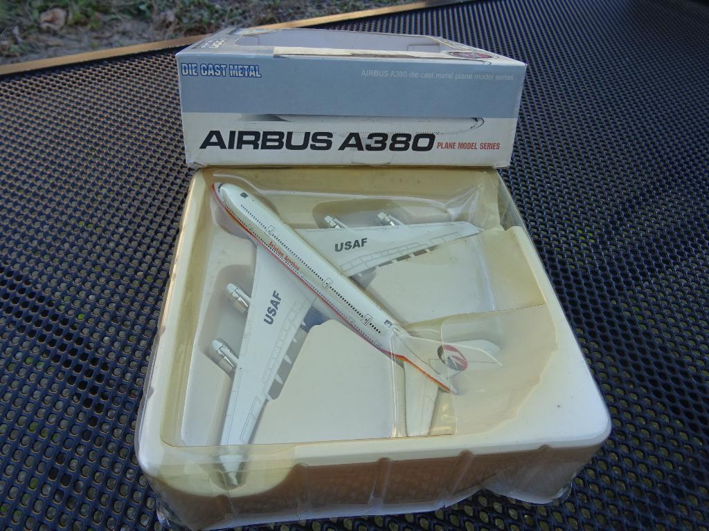 A380 modelvliegtuig in USAF-uitvoering, Hobby en Vrije tijd, Overige merken, 1:200 of kleiner, Nieuw, Ophalen of Verzenden