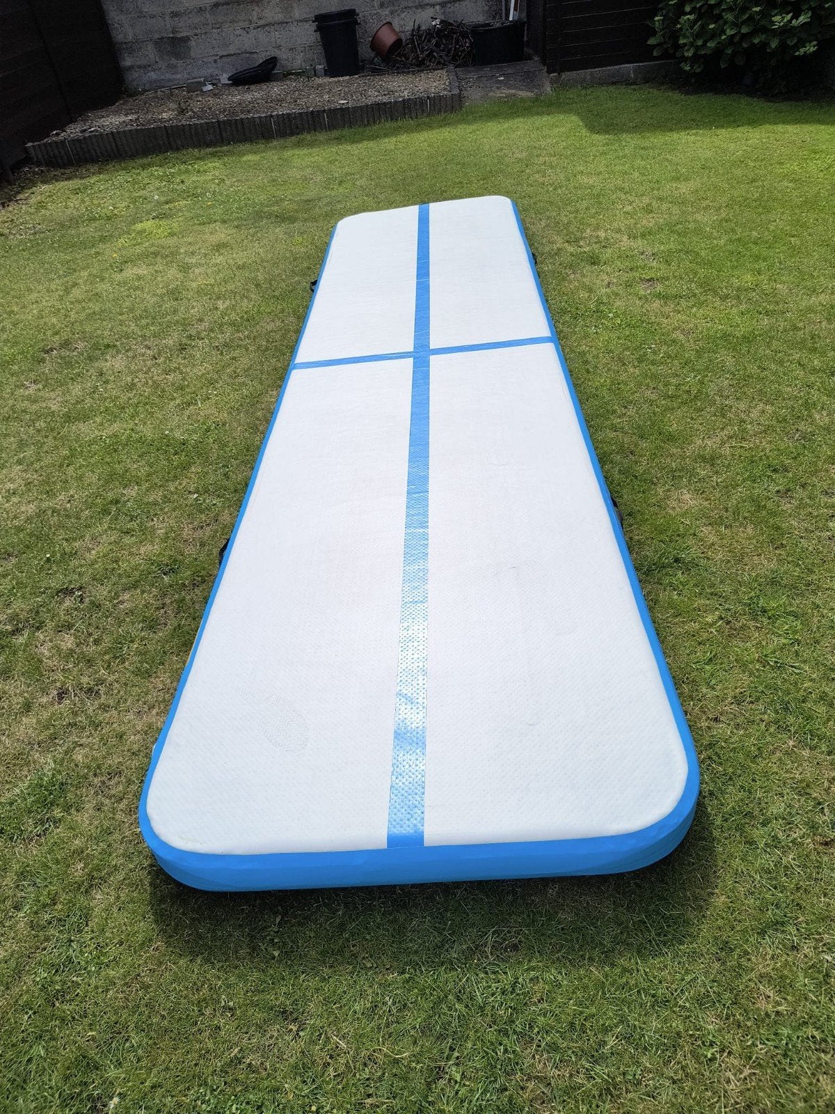 Airtrack 4m x 1m x 0.10m + elektrische pomp, Ophalen of Verzenden, Zo goed als nieuw, Materiaal