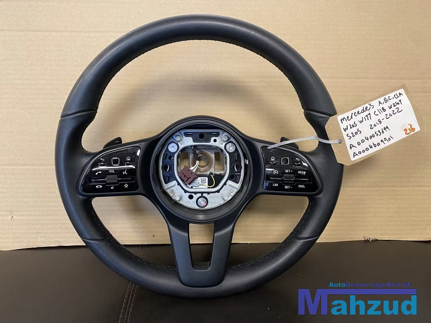 MERCEDES A CLA CLS KLASSE W177 C118 Zwart leer stuurwiel stu, Mercedes-Benz AG, Mercedes-Benz, Utilisé, Mercedesstrasse 120
70372  Stuttgart, DE