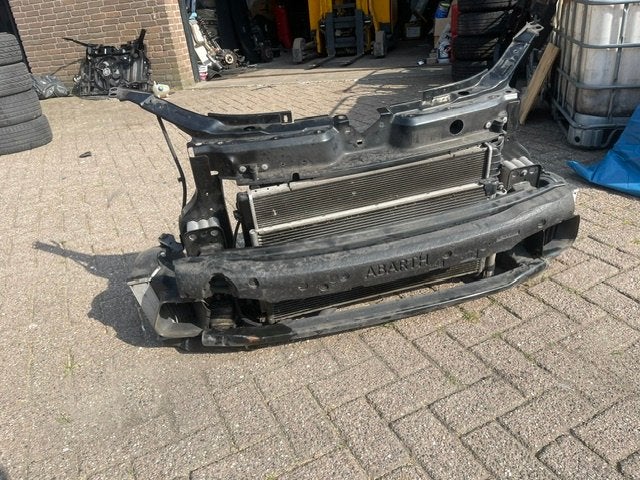 VOORFRONT met koelers Abarth 500 / 595 / 695 (01-2008/-), Taurusavenue 1
2132 LS  Hoofddorp, NL, Webaccessibility@stellantis.com