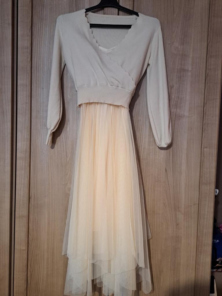 Robe longue taille unique, Enlèvement