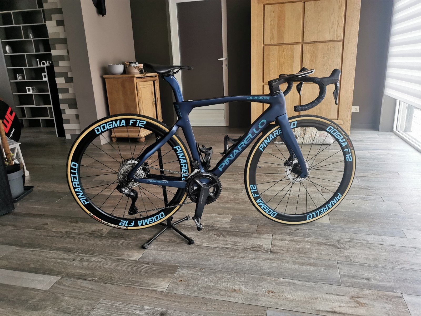 velo dogma f12 di2 12v taille 50, Vélos & Vélomoteurs, Autres marques, Enlèvement ou Envoi, 49 à 53 cm, Comme neuf