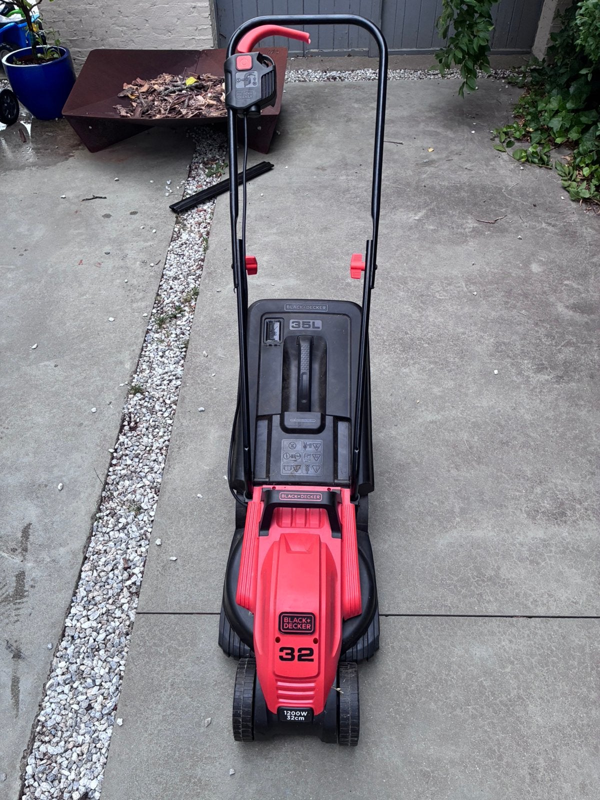 Tondeuse électrique Black+Decker 1200W, Tuin en Terras, Grasmaaiers, Zo goed als nieuw, Opvangbak, Ophalen