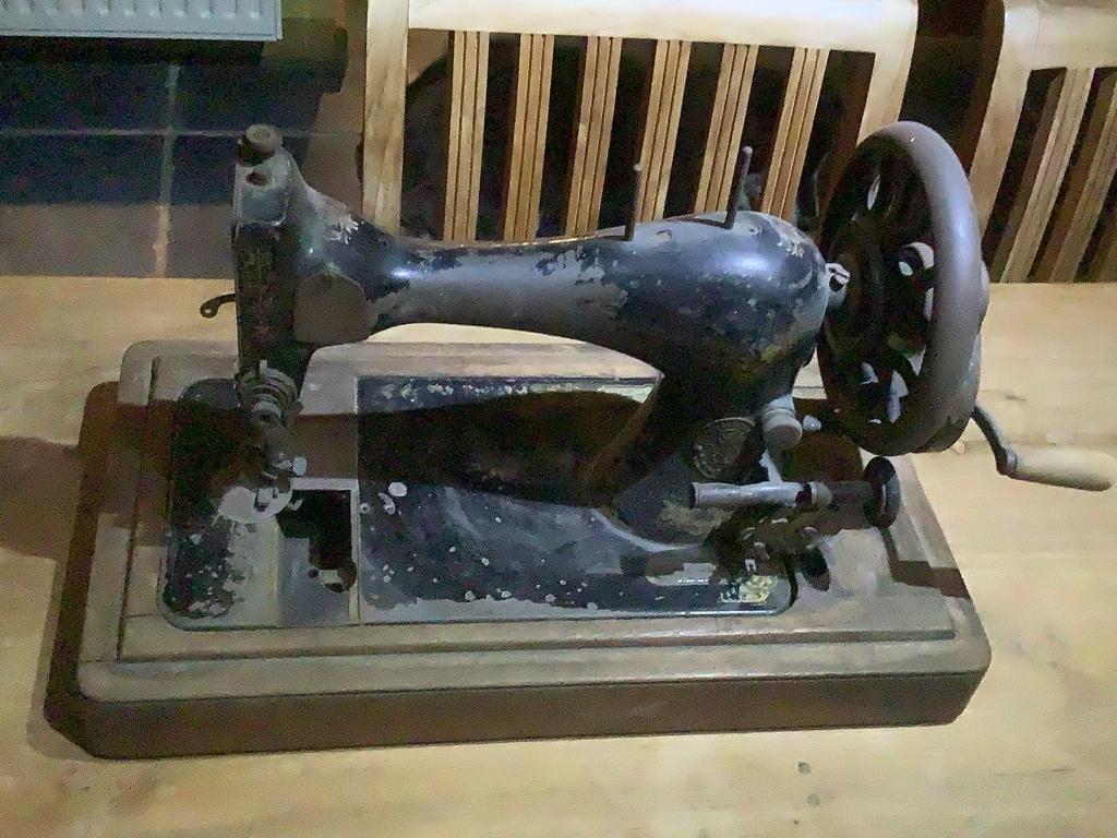 antieke naaimachine, Antiek en Kunst, Antiek | Naaimachines, Ophalen