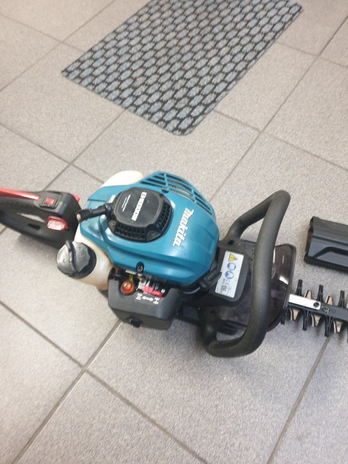 Taille-haie Makita, 60 cm, Enlèvement