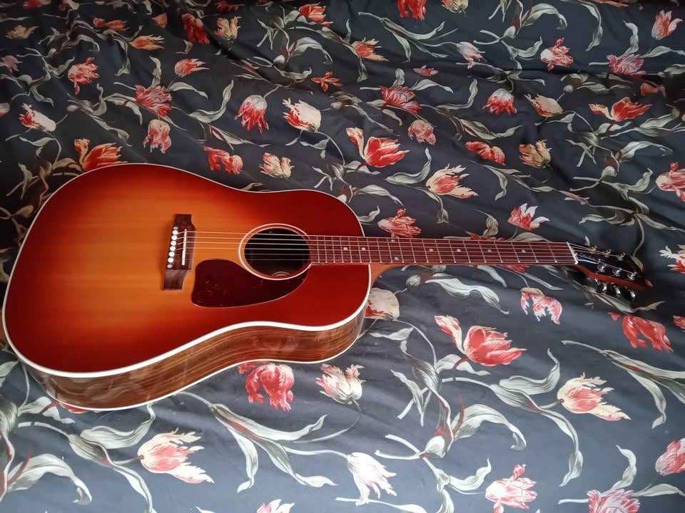 gibson j-45 studio rosewood, Muziek en Instrumenten, Snaarinstrumenten | Gitaren | Akoestisch, Ophalen, Met (piezo-)element