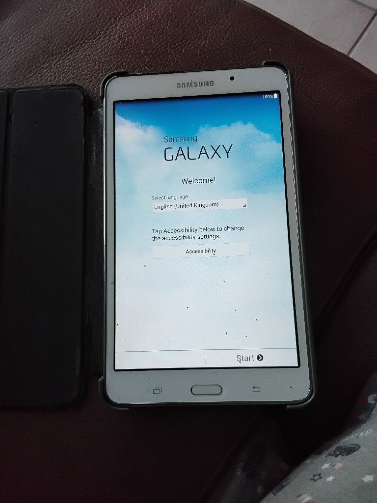 Samsung galaxy tab 4 zobder kabel en oplader 25 euro, Computers en Software, Android Tablets, Ophalen, Gebruikt, Samsung galaxy tablet