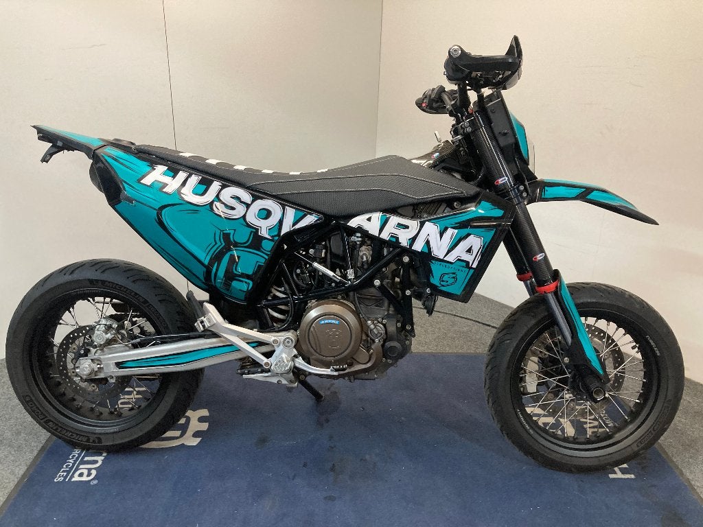 Husqvarna 701 Supermoto MY'23 ref. LS 3391, Motoren, 700 cc, Occasion, Motorrijbewijs A, Bedrijf