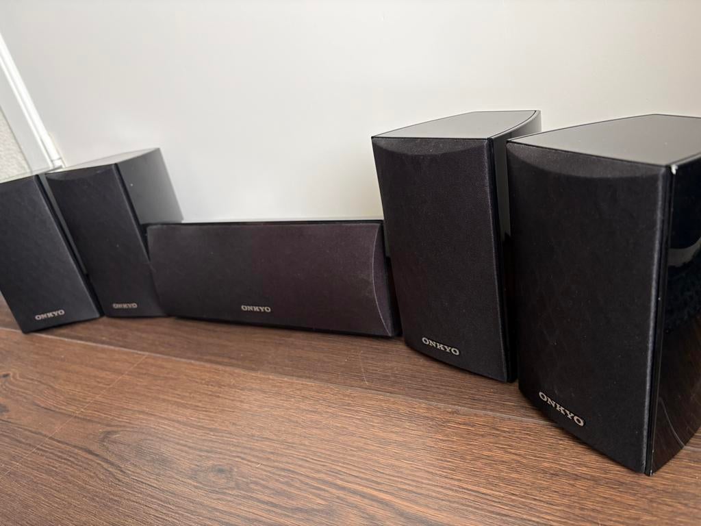 Ensemble de haut-parleurs 5.1 Onkyo + Onkyo SKW-501E, Autres marques, Enlèvement ou Envoi, Utilisé, 70 watts ou plus