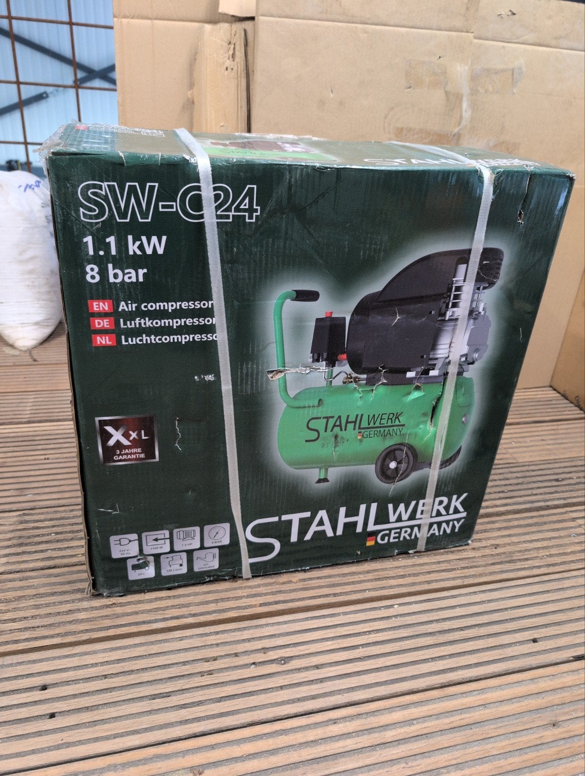 Compresseur Stahlwerk SW-C24, Bricolage & Construction, Boîtes à outils, Enlèvement, Neuf
