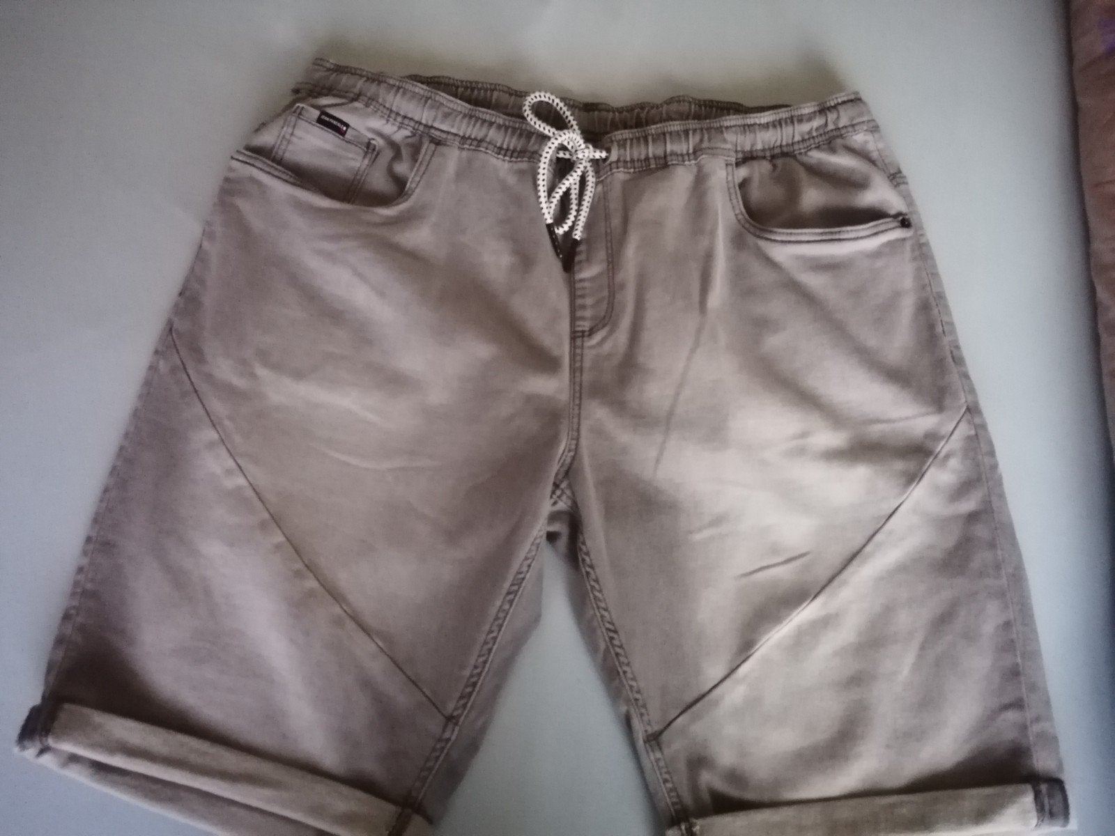 2 Shorts nieuw nooit gedragen
XXL
Zelf af te halen in Roesel, Kleding | Heren, Broeken en Pantalons, Ophalen