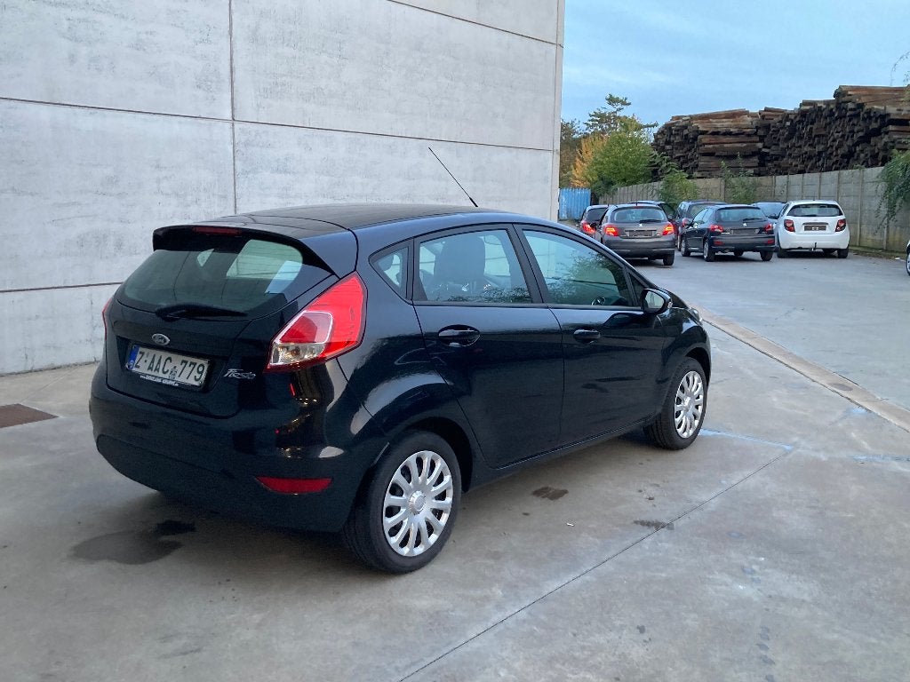 Ford Fiesta 1.3benzine 2015 met 99000km*airco*Garantie*EURO6, Auto's, Ford, Stof, Zwart, Bedrijf, 5 deurs