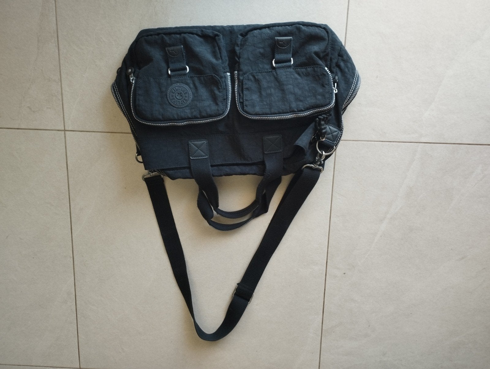 Grand Sac Kipling en bandoulière multifonctionnel, Comme neuf, Noir, Kipling