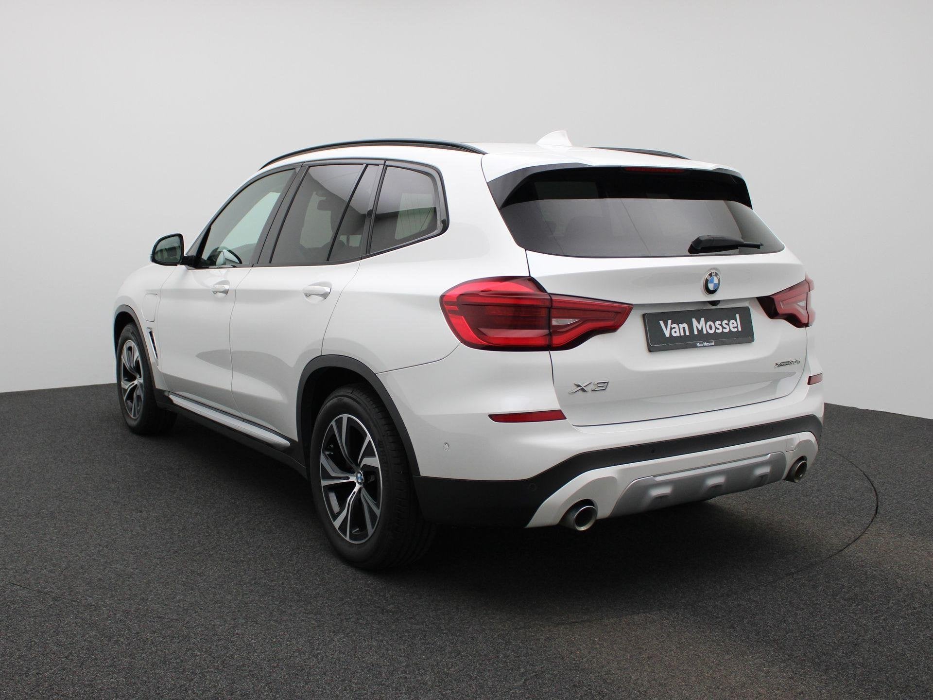 BMW X3 xDrive30e (135 kW) (automatique), 215 kW, Euro 6, 2000 kg, 2065 kg
