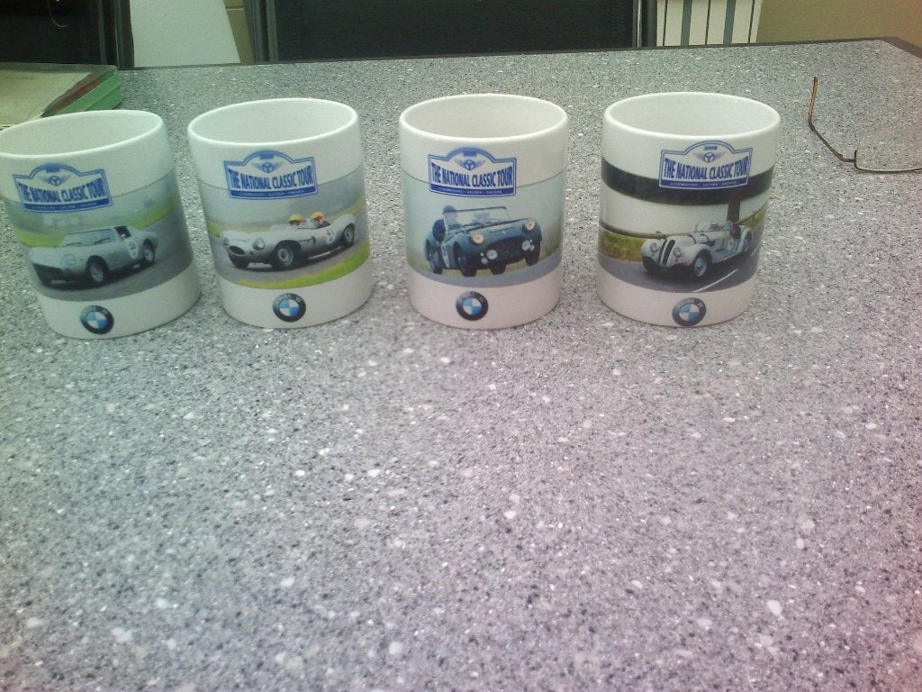 4 mokken met oldtimer BMW's erop., Ophalen of Verzenden, Zo goed als nieuw, Auto's