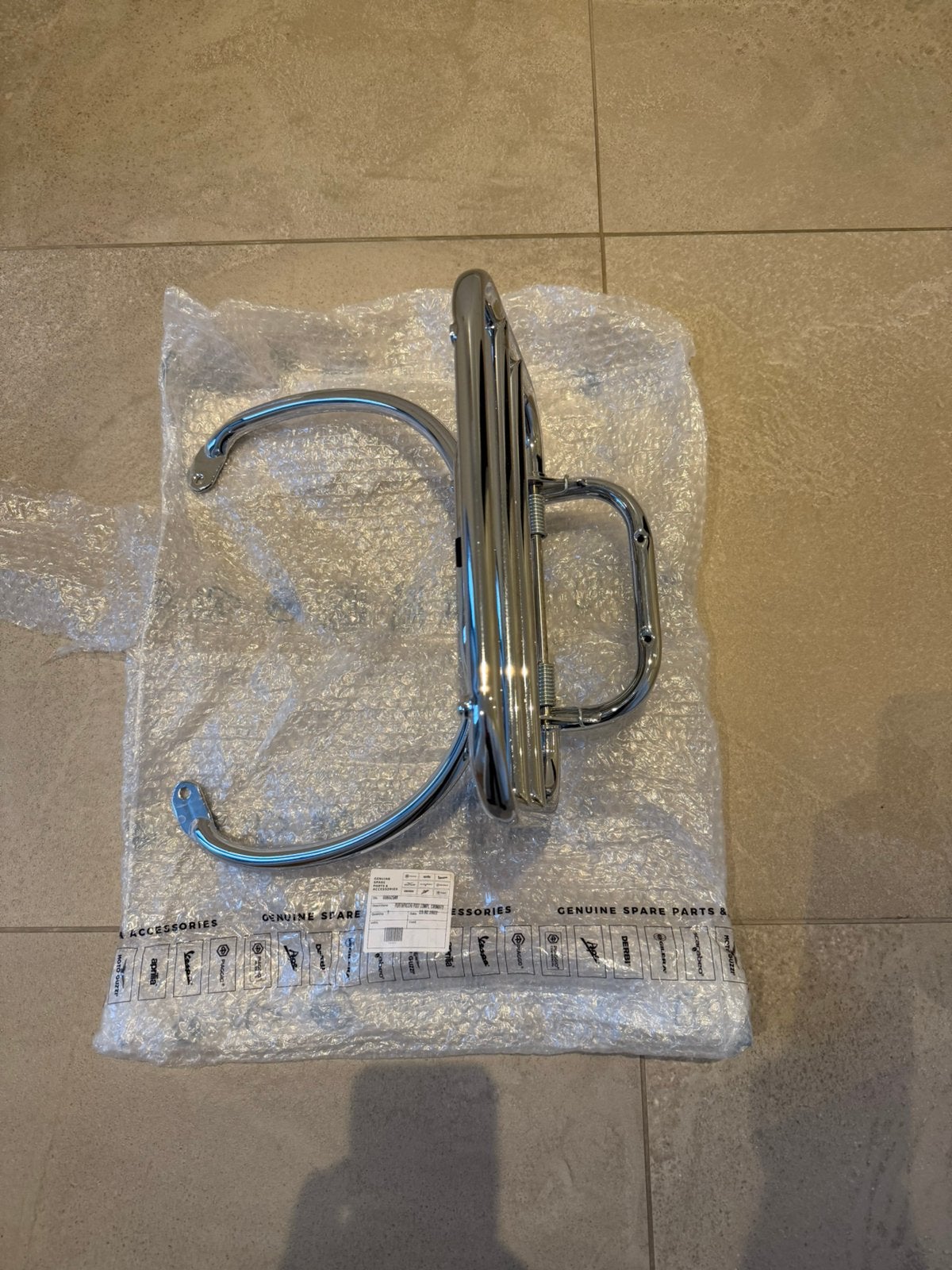 Porte-bagages arrière Vespa GTS chromé pour top case, Motos, Enlèvement, Neuf