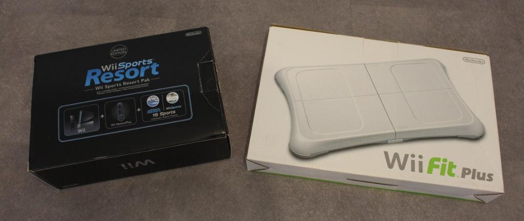 Nintendo WII Sports Resort Pack + WII Fit Plus-Balance Board, Ophalen, Gebruikt, Met 1 controller, Met games