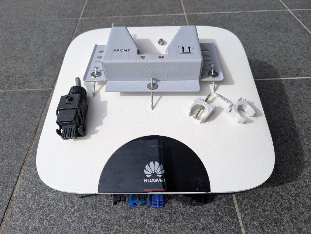 Onduleur à panneau solaire Huawei SUN 2000L 2KTL, Bricolage & Construction, Panneaux solaires & Accessoires, Enlèvement, Utilisé