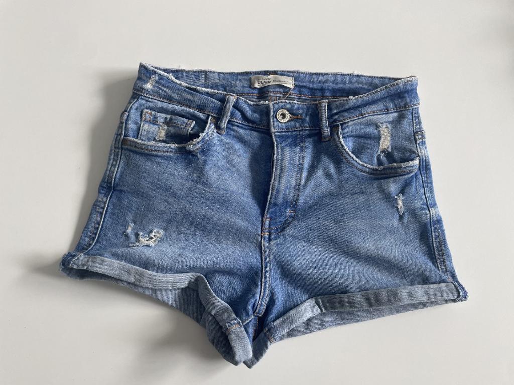 Blauwe jeansshort van ZARA maat 36, Kleding | Dames, Kort, Blauw, Zara, Ophalen of Verzenden