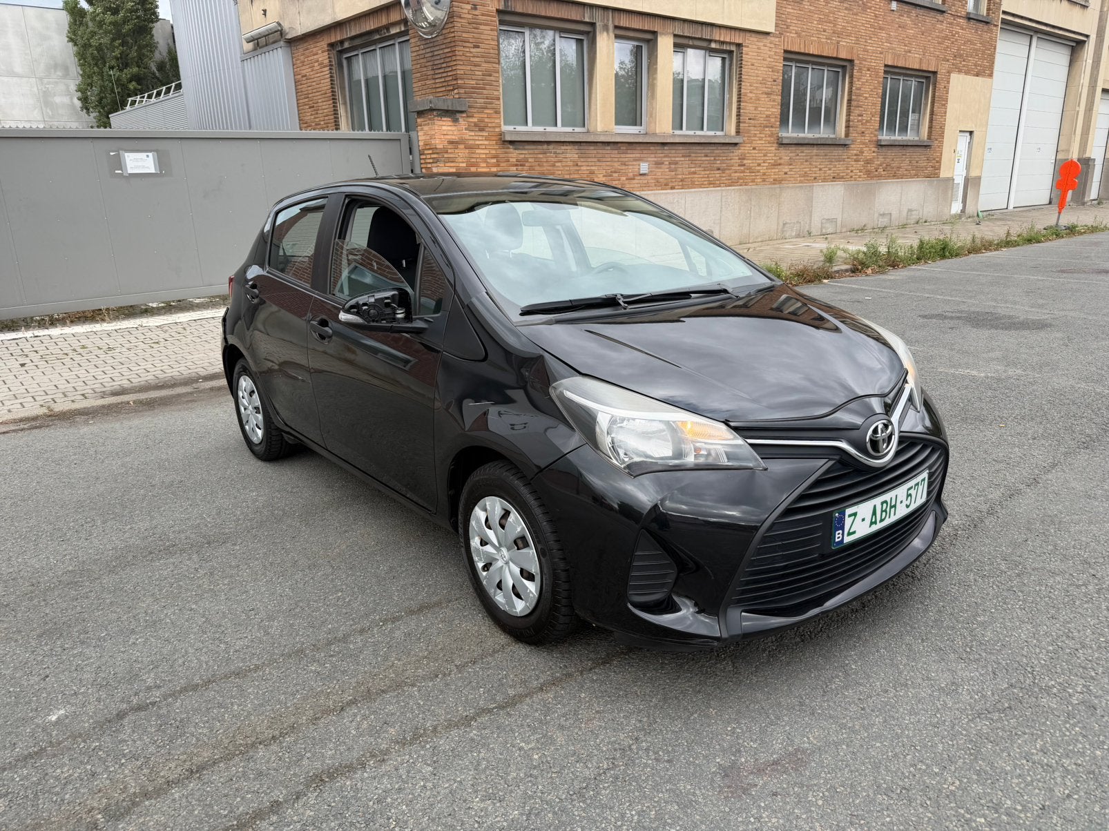 Toyota yaris 2015 82000 km, Autos, Achat, Entreprise, Vitres électriques, Yaris