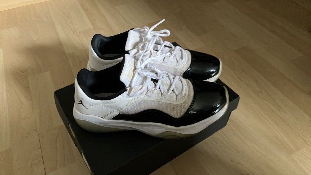 Jordan 11 cmft low, Kleding | Heren, Ophalen, Wit, Zo goed als nieuw, Sneakers