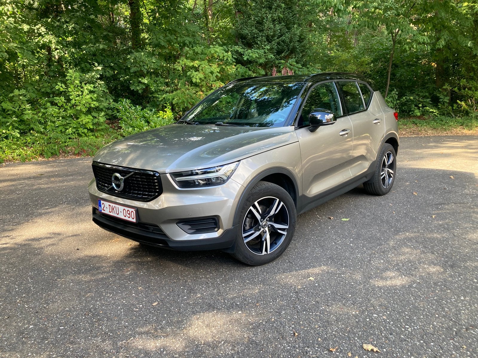 Volvo xc40 T2 Automaat R design, Auto's, Automaat, Stof, Euro 6, Trekhaak