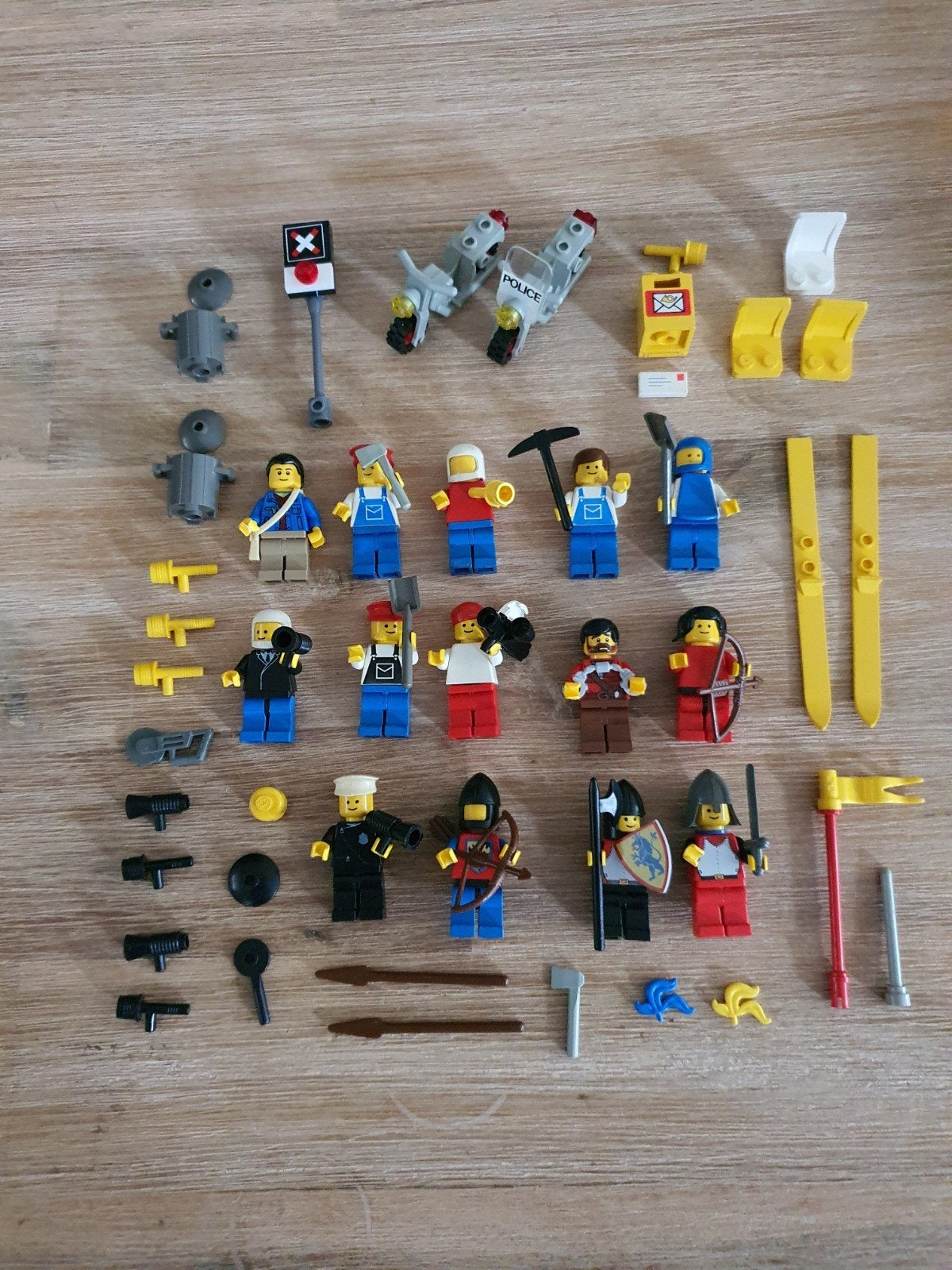 lego minifig set + accessoires vintage  80s 90s, Kinderen en Baby's, Speelgoed | Duplo en Lego, Ophalen