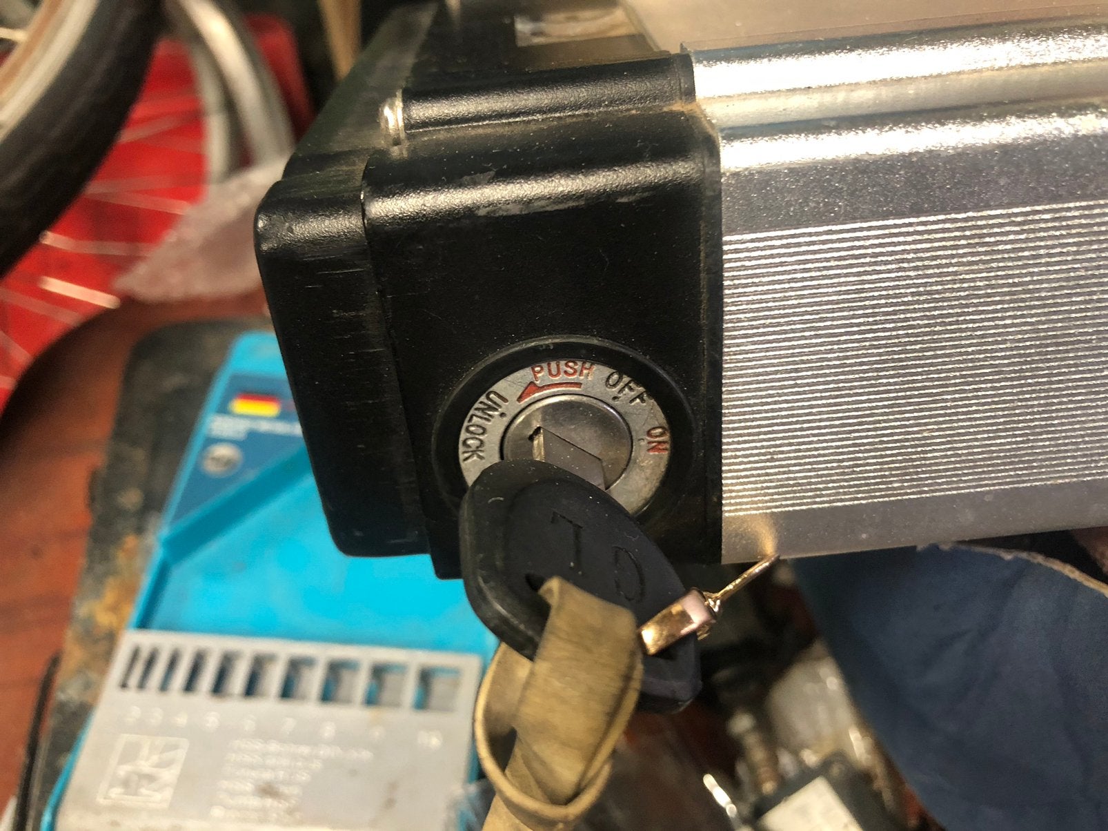 Elektrikschefiets  batterij ( Accu) mikatra, Fietsen en Brommers, Fietsaccessoires | Fietsaccu's, Ophalen, Zo goed als nieuw