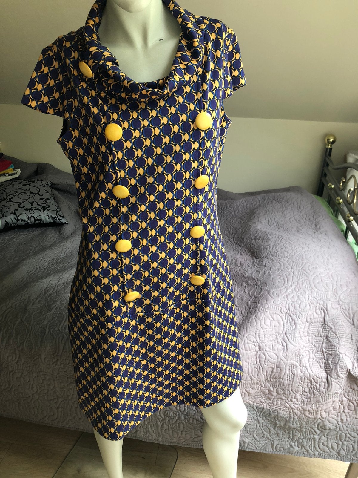 Retro jurk paars/ oker met grote knopen maat 40, Ophalen, Gedragen, Maat 38/40 (M), Paars