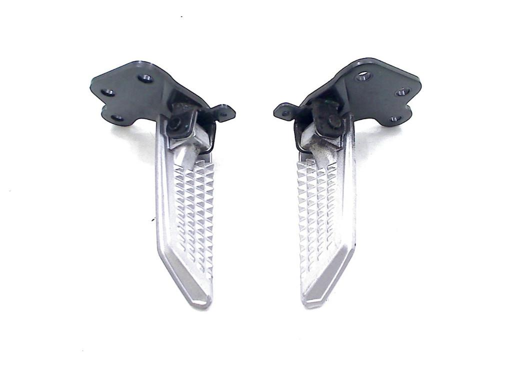 REPOSE-PIEDS SET Sym Symphony ST 50 4T 2021-2024 (E5), P.J. Troelstraweg 8 8
3144 CX  MAASSLUIS, NL, Info@cama-motorparts.nl, Utilisé
