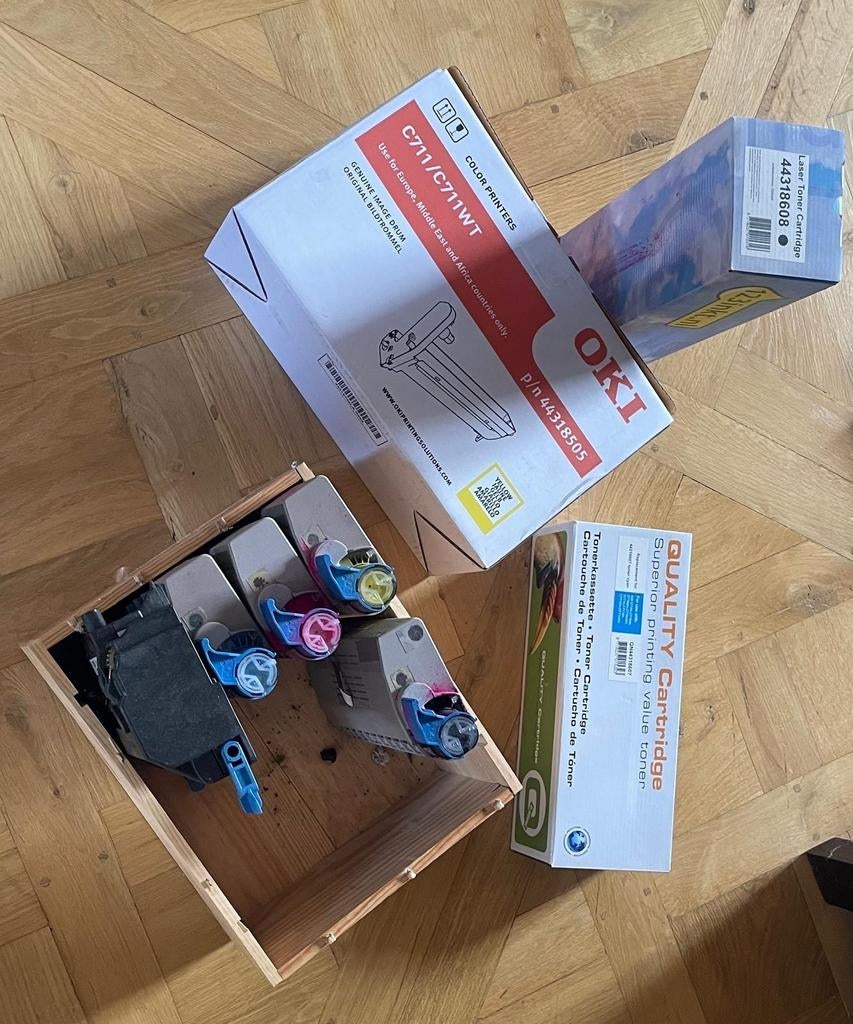 Toners voor Oki C711 laser printer, Enlèvement ou Envoi, Comme neuf