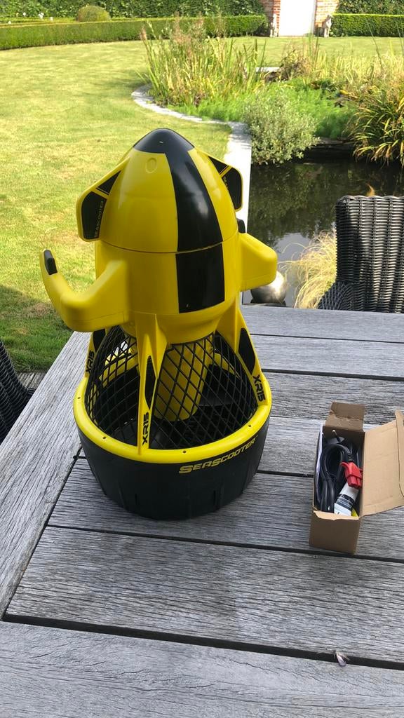 Sea scooter met lader en battery, Watersport en Boten, Ophalen, Zo goed als nieuw