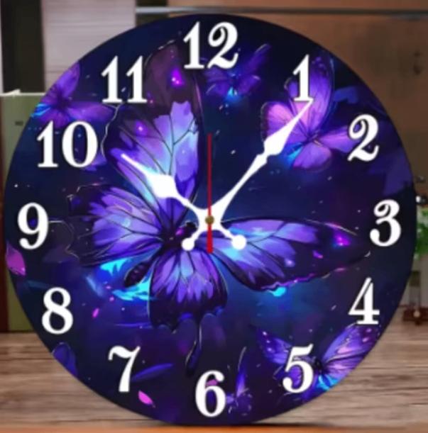 Ronde wandklok van hout Retro paarse vlinder (25cm), Ophalen of Verzenden, Nieuw, Wandklok