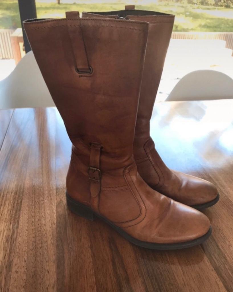 Cognac laarzen maat 36, Kleding | Dames, Schoenen, Hoge laarzen, Bruin, Zo goed als nieuw, Ophalen