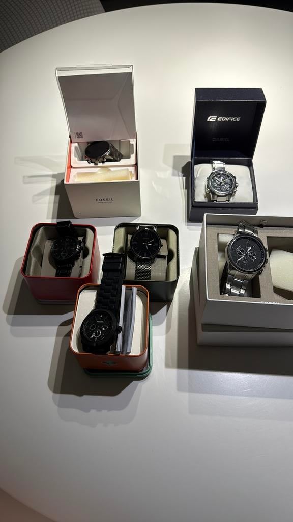 Horloges merk Fossil en edifice Casio EQB-500, Bijoux, Sacs & Beauté, Montres | Hommes, Montre-bracelet, Autres marques, Enlèvement