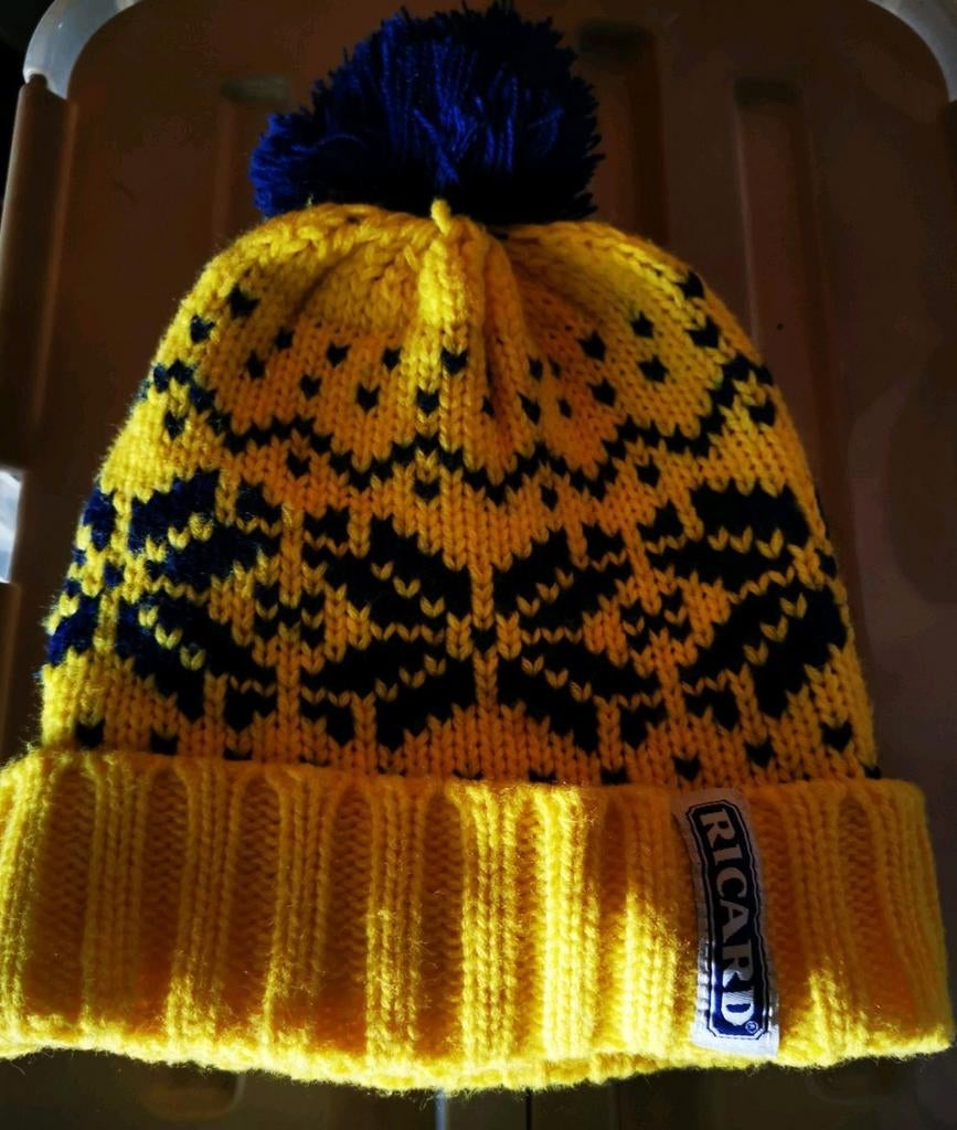 Ricard winter muts Geel blauw nieuw bewaard, Verzamelen, Biermerken, Ophalen of Verzenden, Nieuw, Kleding