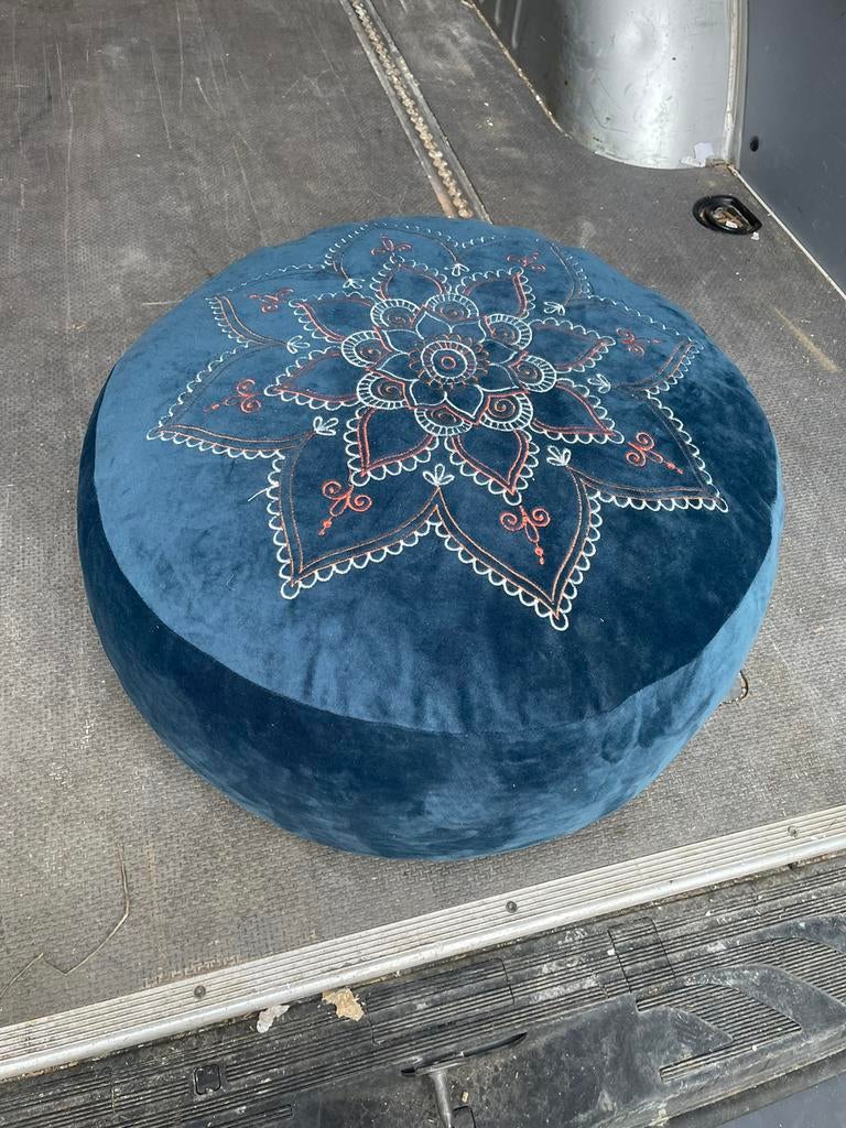 Zeer mooi zitpoefje, Ophalen, Zo goed als nieuw, Blauw